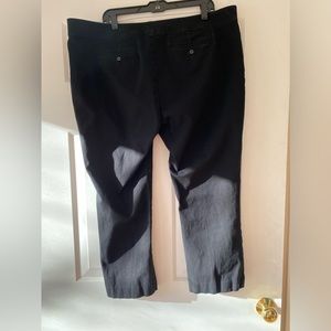 Great casual or dress pants.